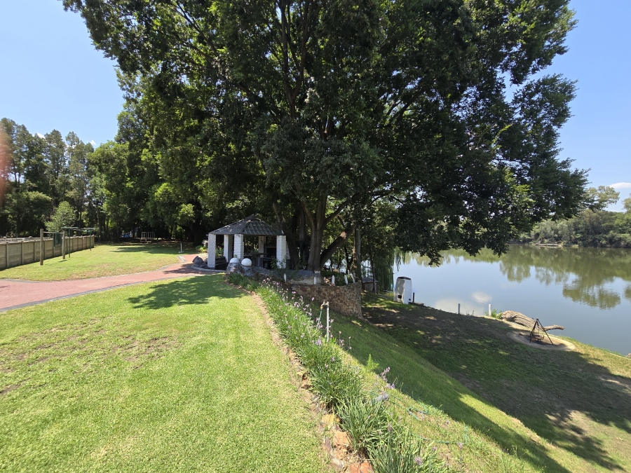 3 Bedroom Property for Sale in Lindequesdrif North West